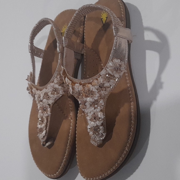 Volatile Floral Sandals - Picture 4 of 7